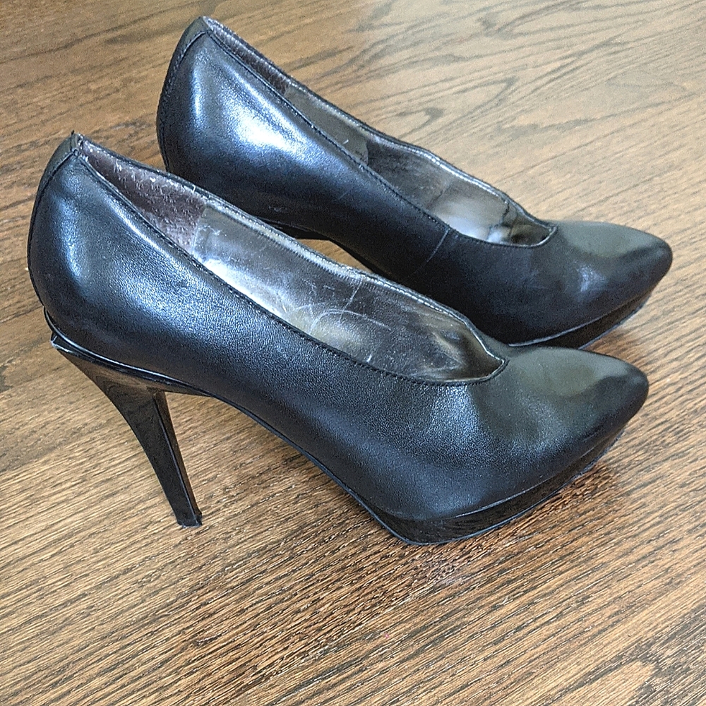 Leather platform pumps